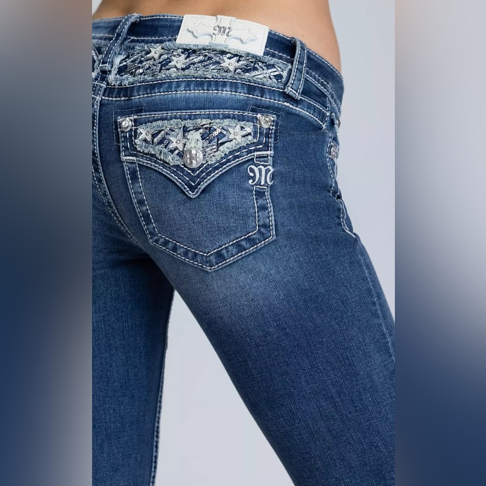 Miss Me Star Jeans Size 25/31 NWT Beautiful Jeans